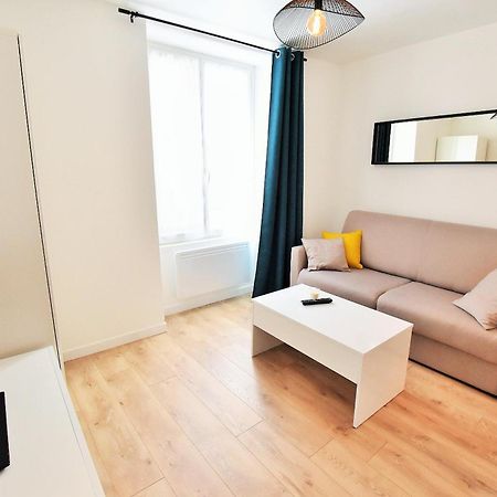 Appartement Au Coeur De La Ville De 塔韦尼 外观 照片
