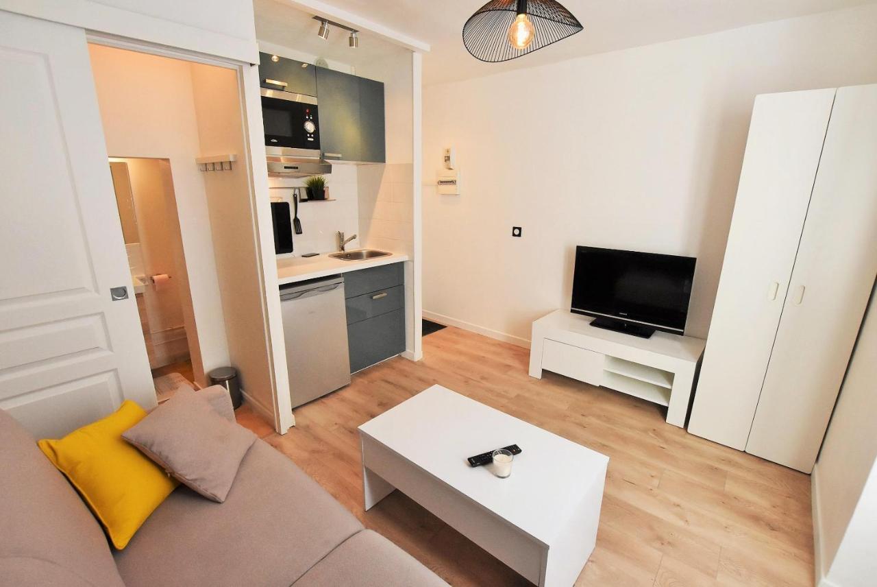 Appartement Au Coeur De La Ville De 塔韦尼 外观 照片