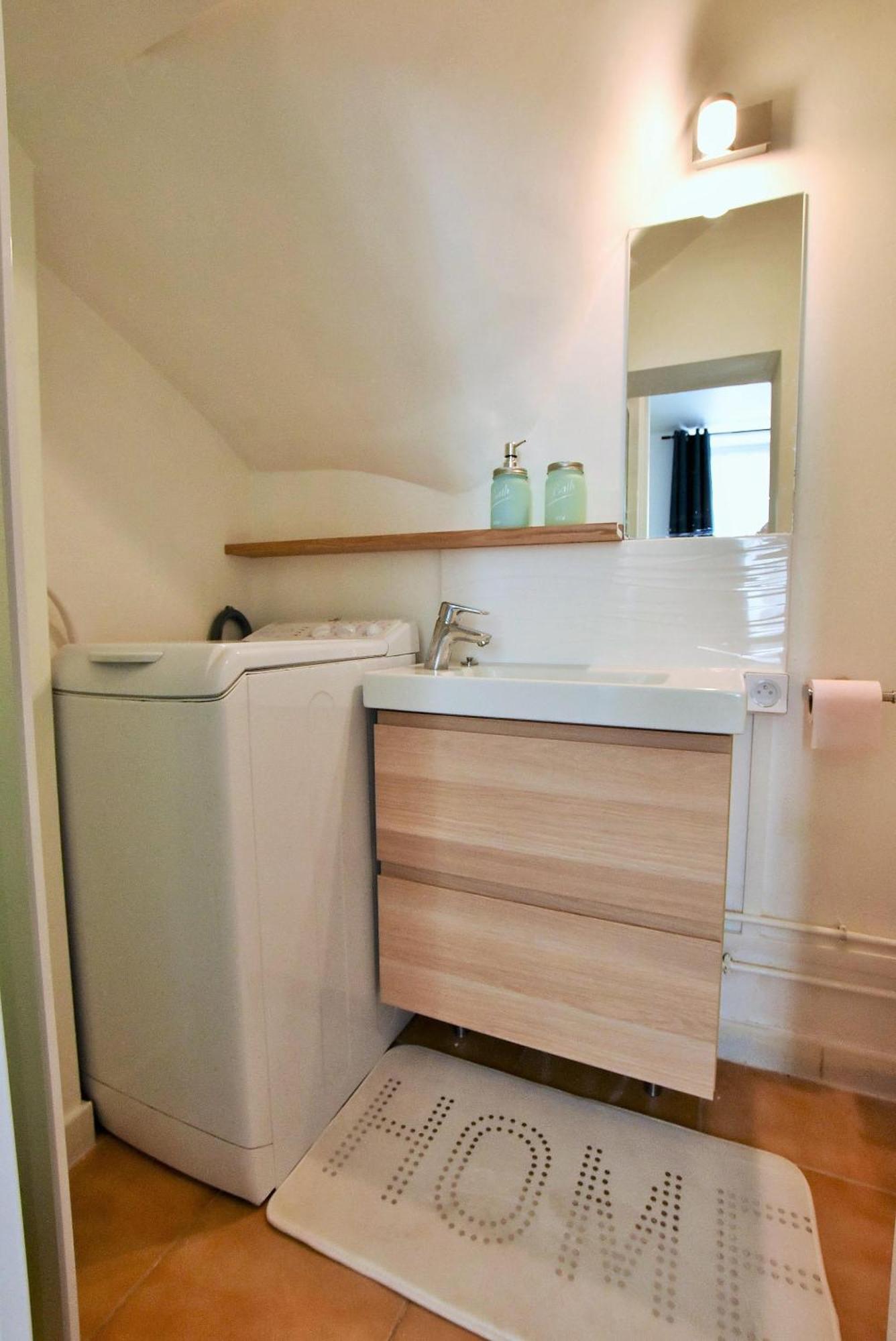 Appartement Au Coeur De La Ville De 塔韦尼 外观 照片